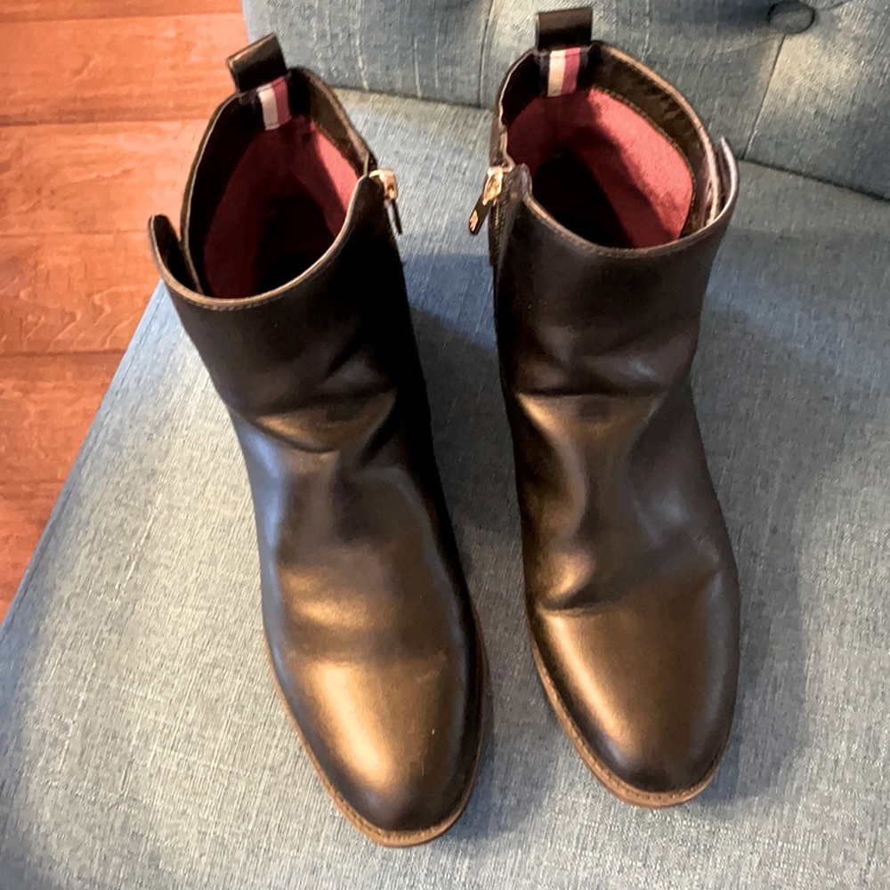 Tommy Hilfiger black booties